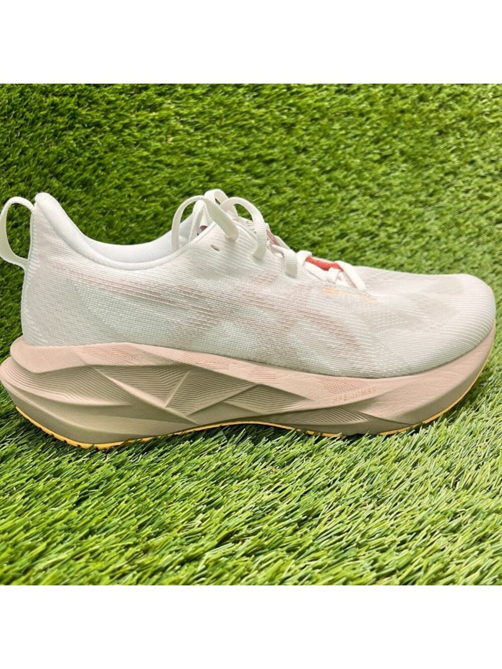 Asics Novablast 5 Womens Size 9 White Athletic Running Walking Shoes Sneakers